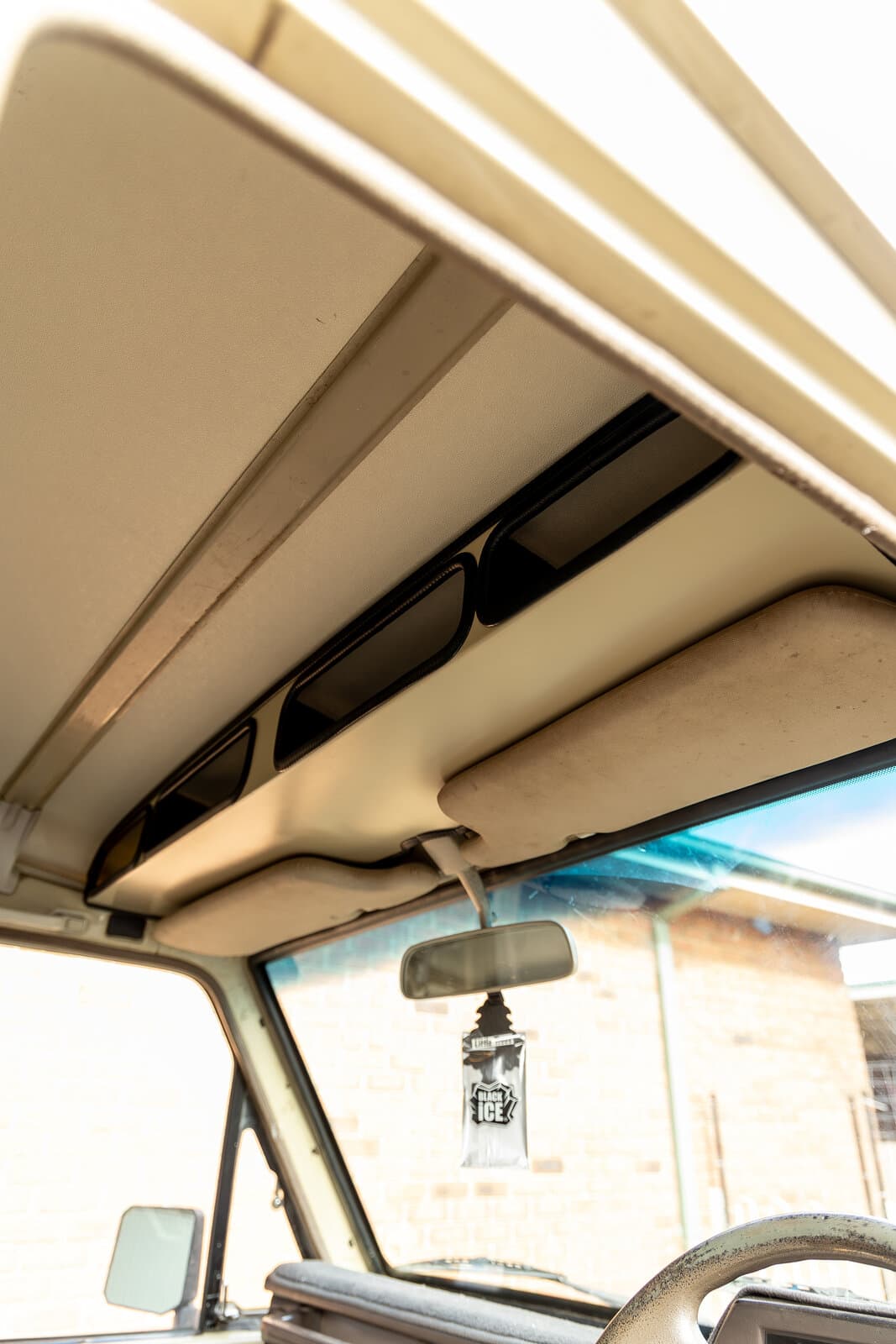 Sandy Troopy roof console installed view