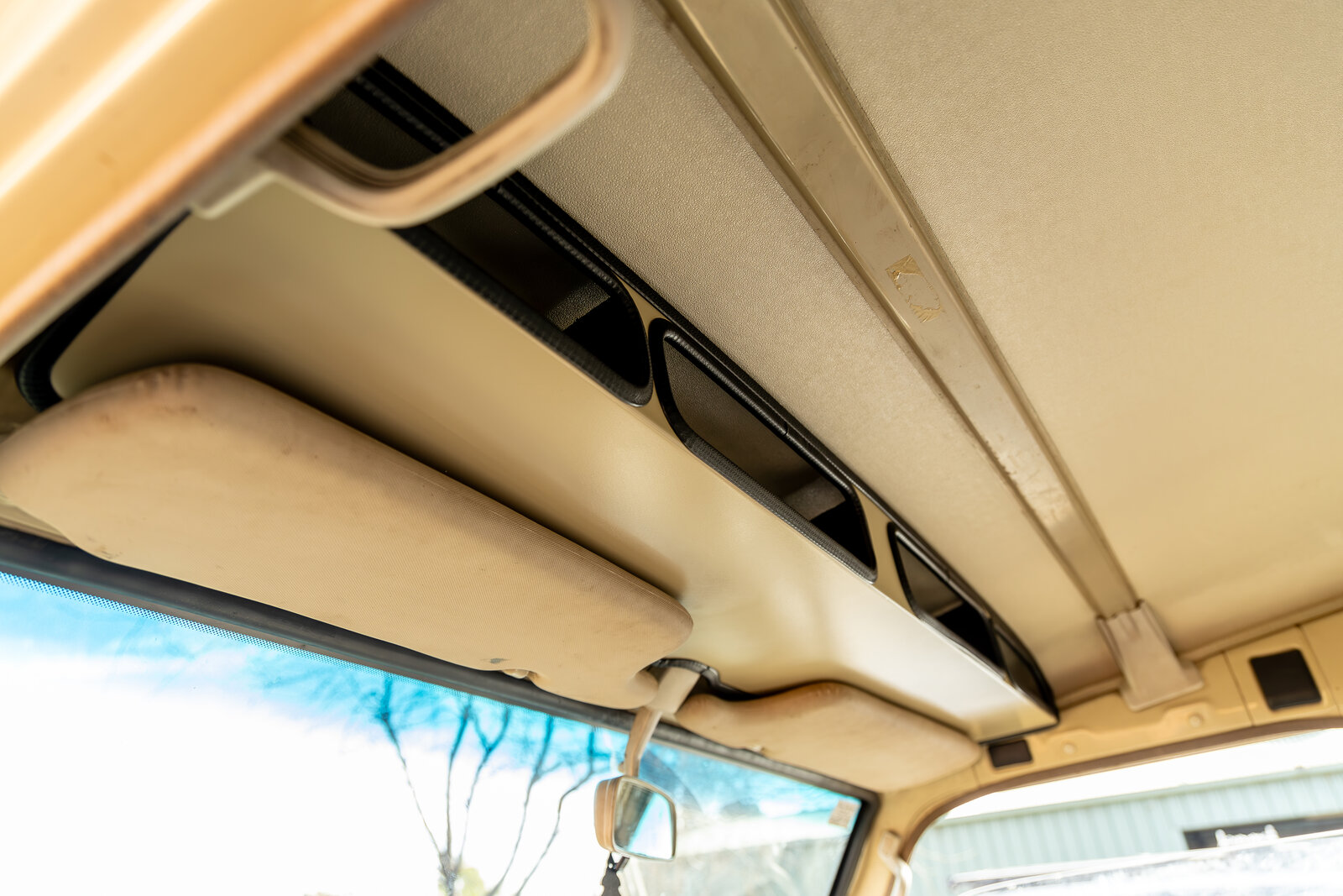 Troopy roof console, Sandy angle
